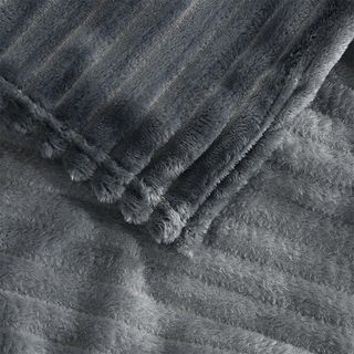 Truffle ผ้าห่ม รุ่น Nako-06 ขนาด 150x200 ซม. สีเทาเข้ม