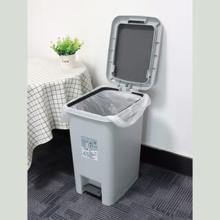ICLEAN ถังขยะเหยียบเหลี่ยม Prensa 45 ลิตร รุ่น TG51792G ขนาด 33.2x44.5x56 ซม. สีเทา