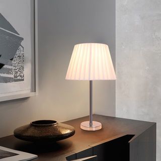 EILON โคมไฟตั้งโต๊ะ ขั้ว E27 ขนาด 25x25x 48cm รุ่น Y001 สีขาว-โครเมียม