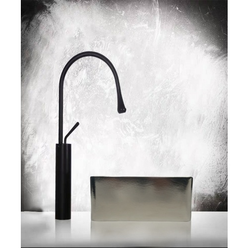 Verno อ่างล้างหน้าวางบนเคาน์เตอร์ก๊อกนอกอ่าง **ไม่รวมก๊อกน้ำ** รุ่น คราวซิลเวอร์ VN-1031-SL สีเงิน