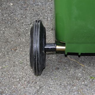 KLEANZY ถังขยะเทศบาลฝาเรียบทรงเหลี่ยม 120 ลิตร รุ่น TG51804-GN ขนาด 57x46x93 ซม. สีเขียว (ขยะเปียก) 1/4