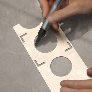 HUMMER  ไม้บรรทัดสเตนเลสวัดตำแหน่งเจาะรูกระเบื้อง รุ่น JGDW4036 สีเงิน  3 ขนาด 25/40/45mm (8X60X2.5cm) 