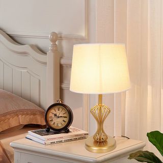 EILON โคมไฟตั้งโต๊ะ ขั้ว E27 ขนาด 25x25x 42cm รุ่น WP199138 สีทอง