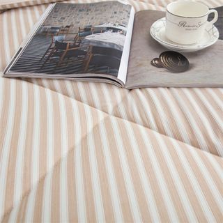 TRUFFLE ชุดเครื่องนอนพร้อมผ้านวม 4 ชิ้น รุ่น Yume-02 ขนาด 3.5ฟุต สีกากี