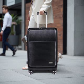 WETZLARS กระเป๋าเดินทาง ขนาด 24 นิ้ว พร้อมช่องใส่ของด้านหน้า รุ่น Spring-01 ขนาด 25x42x60 ซม. สีดำ