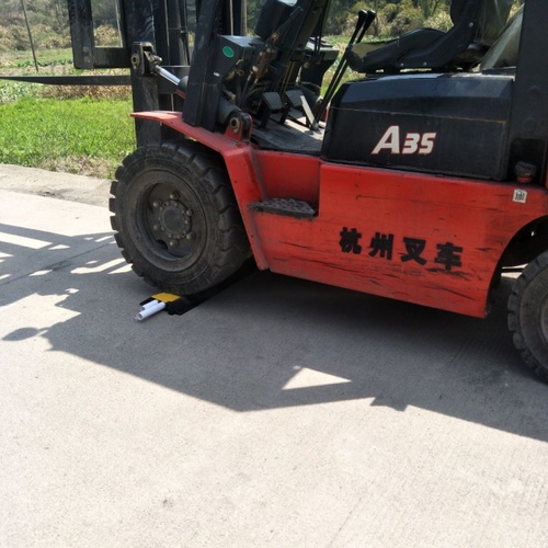 PROTX ยางป้องกันสายไฟ1ช่อง 980*240*44mm รุ่นCP-R02  สีเหลือง-ดำ