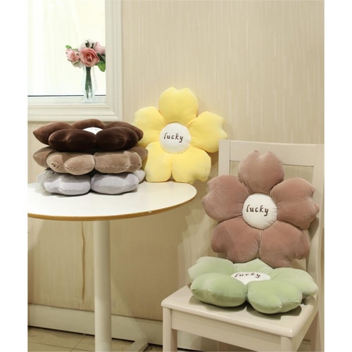 KOJI เบาะรองนั่งทรงดอกไม้น่ารัก N-665ขนาด45x45x9 ซม.คละสี