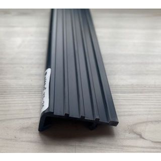 MAC จมูกบันได PVC หน้ากว้าง 45 มม. ยาว 2 เมตร รุ่นDF45-20B2 สีดำ