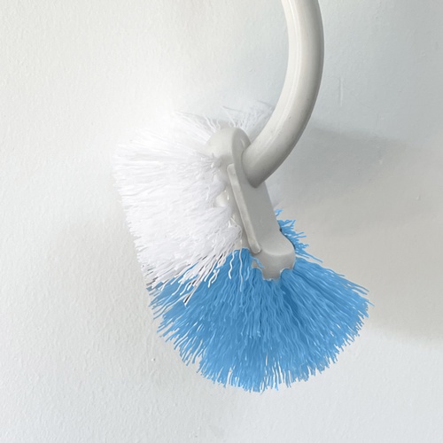 ICLEAN แปรงขัดสุขภัณฑ์หัวงอ รุ่น US43 ขนาด 8x8x39 cm สีฟ้า-ขาว