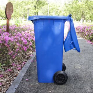 KLEANZY ถังขยะเทศบาลฝาสวิงทรงเหลี่ยม 120 ลิตร ขนาด 57x46x93-106 ซม. รุ่น TG51804H-BU สีน้ำเงิน (ขยะทั่วไป)