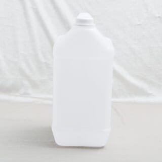 ตรามือ แกลลอนน้ำดื่ม แบบเหลี่ยม   13x18x29.7cm. RW.8405 สีขาว