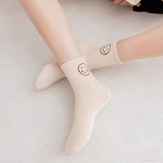 KOJI ถุงเท้าข้อกลางลายยิ้ม รุ่นSC22 ขนาด11x17.5x0.5ซม.คละสี