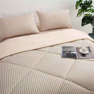 TRUFFLE ชุดเครื่องนอนพร้อมผ้านวม 6 ชิ้น รุ่น Yume-02 ขนาด 5ฟุต สีกากี