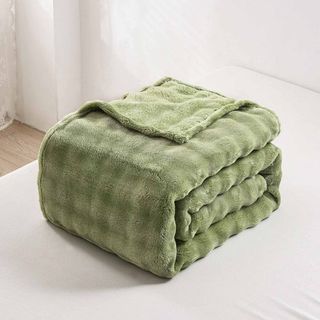 Truffle ผ้าห่ม รุ่น Nako-04 ขนาด 150x200 ซม. สีเขียว