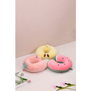 KOJI หมอนรองคอตัวยู สตอเบอรี่ รุ่น U05 ขนาด 29x27x9ซม.