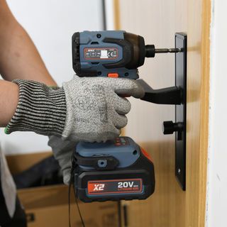 SENIX สว่านไขควงไร้สายไร้สายBrushless 1/4นิ้ว 20V(Max) รุ่นPDIX2-M2-EU สีน้ำเงินดำ (พร้อมแบตเตอรี่ 2.0Ah, 1ก้อน และแท่นชาร์ต1อัน)