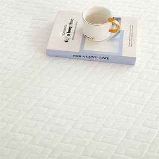 Truffle ผ้ารองที่นอนกันเปื้อน (กันน้ำและไรฝุ่น) แบบขอบยางรัดมุม รุ่น Nari-3.5 ขนาด 107x200x30 ซม. (3.5ฟุต) สีขาว