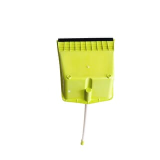 ICLEAN ที่โกยผงพลาสติกด้ามอลูมิเนียม มีขอบยาง DP026-GN ขนาด 23x26x75 cm. สีเขียว