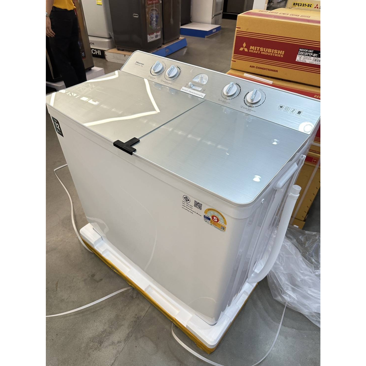 HISENSE เครื่องซักผ้าฝาบนสองถัง 16 KG. รุ่น WSRB1615UG สีขาว