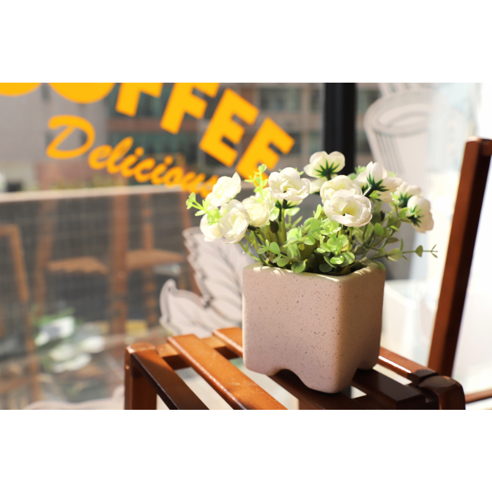 Tree’O กระถางเซรามิก รุ่น 4ZR-002 สีครีม