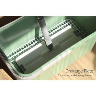 ICLEAN ถังซักม็อบพร้อมตะแกรง มีล้อ 1JY02 ขนาด 24x45x25 ซม. (13L) สีเขียว