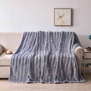 Truffle ผ้าห่ม รุ่น Nako-01 ขนาด 150x200 ซม. สีเทา