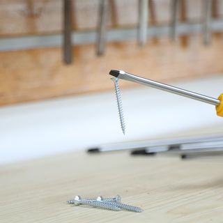 HUMMER ไขควงปากแบน ด้ามพลาสติก รุ่น SL4x150mm สีเหลือง