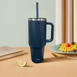 KOSCH แก้วน้ำเก็บอุณหภูมิ 1200 มล. MUGGY สีน้ำเงิน