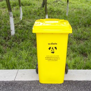 ICLEAN ถังขยะเทศบาลฝาเรียบทรงเหลี่ยม 240 ลิตร รุ่น TG51805-YL ขนาด 74x59x100 ซม. สีเหลือง (ขยะรีไซเคิล) 1/4