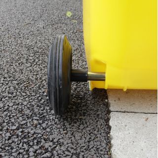 KLEANZY ถังขยะเทศบาลฝาเรียบทรงเหลี่ยม 240 ลิตร ขนาด 74x59x100 ซม. รุ่น TG51805-YL สีเหลือง (ขยะรีไซเคิล)