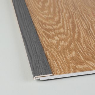 MAC ตัวจบเก็บขอบT4 ขนาด24x5.5มม. ความยาว 2 เมตร STE24*4 สีโอ๊คเทา FDF30