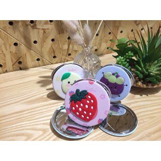 USUPSO กระจกพกพาทรงกลม Fruit family ขนาด 7x7x1 (#BD)