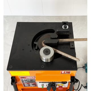 BISON เครื่องดัดเหล็ก 1600W (6-25มม) รุ่น RB-25 สีส้ม