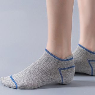 KOJI ถุงเท้าข้อสั้นสายเส้น รุ่นSC12 ขนาด5x20x0.4ซม.คละสี