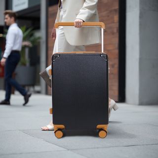 WETZLARS กระเป๋าเดินทางแบบด้านจับยาว ขนาด 24 นิ้ว  รุ่น Jasper-01 ขนาด  23x37x55  ซม. สีดำโอนิกซ์
