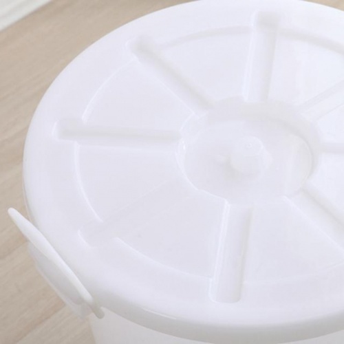 GOME ถังน้ำพลาสติกพร้อมฝา 40 ลิตร รุ่น HX0032499 ขนาด 43.5x43.5x41.5 ซม. สีขาว