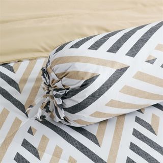 TRUFFLE ชุดเครื่องนอนพร้อมผ้านวม 6 ชิ้น รุ่น Riku-01 ขนาด 5ฟุต สีกากี