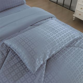 TRUFFLE ชุดเครื่องนอนพร้อมผ้านวม 6 ชิ้น รุ่น Kuro-02 ขนาด 6ฟุต สีน้ำเงิน