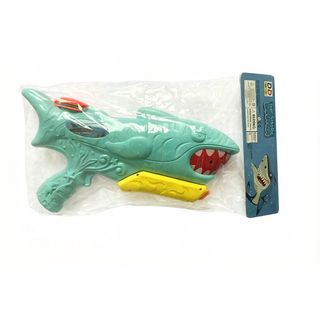 TOYS ของเล่นปืนฉีดน้ำแบบชักลายปลาฉลาม รุ่น # 1063 ขนาด(38x21x6 ซม.) คละสี